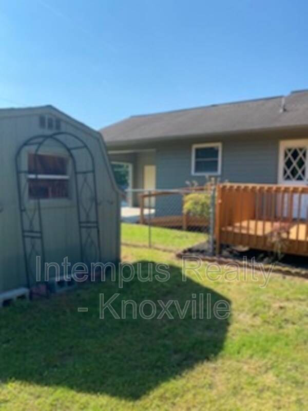Foto del edificio - 6517 Bay Cir Dr
