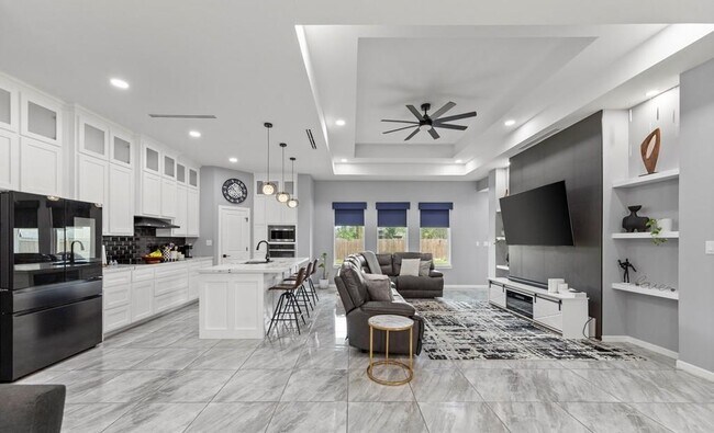 Foto del edificio - 9388 N Queen Palm