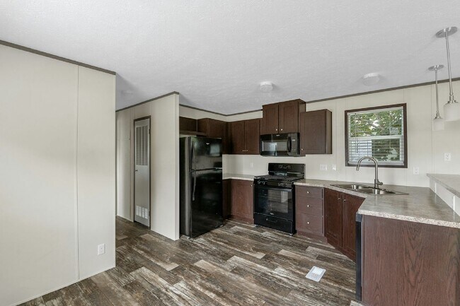 Foto del edificio - 5136 Canterbury Ave