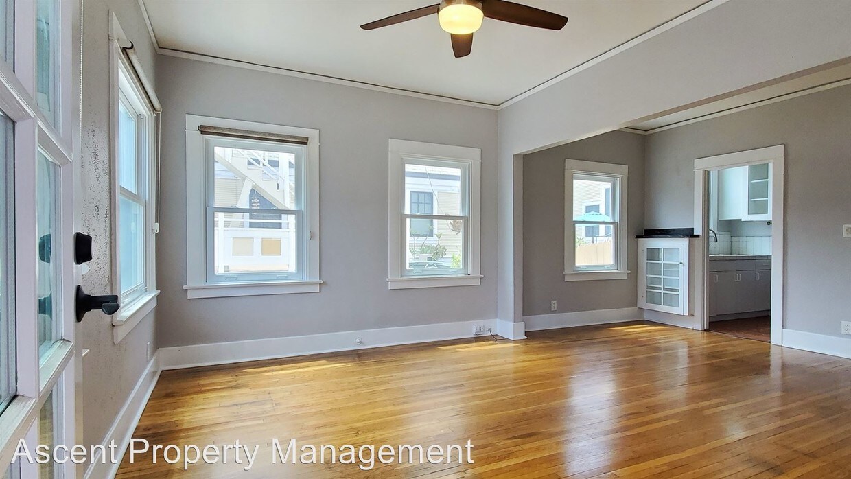 Primary Photo - 126-132 Hawthorn St