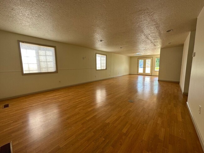 Building Photo - 4305 SW 99th Avenue ~ Gorgeous 2-Story Home