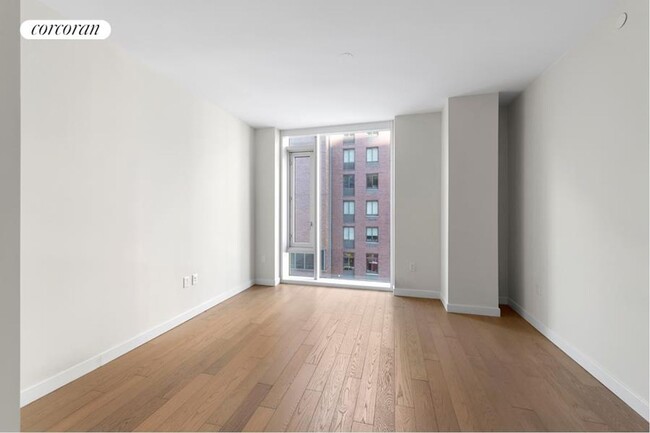 Foto del edificio - 505 W 43rd St