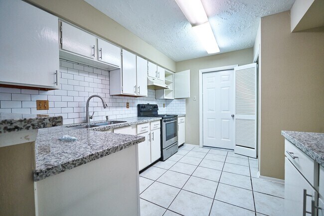 Foto del edificio - 10235 Gulfstream Ln