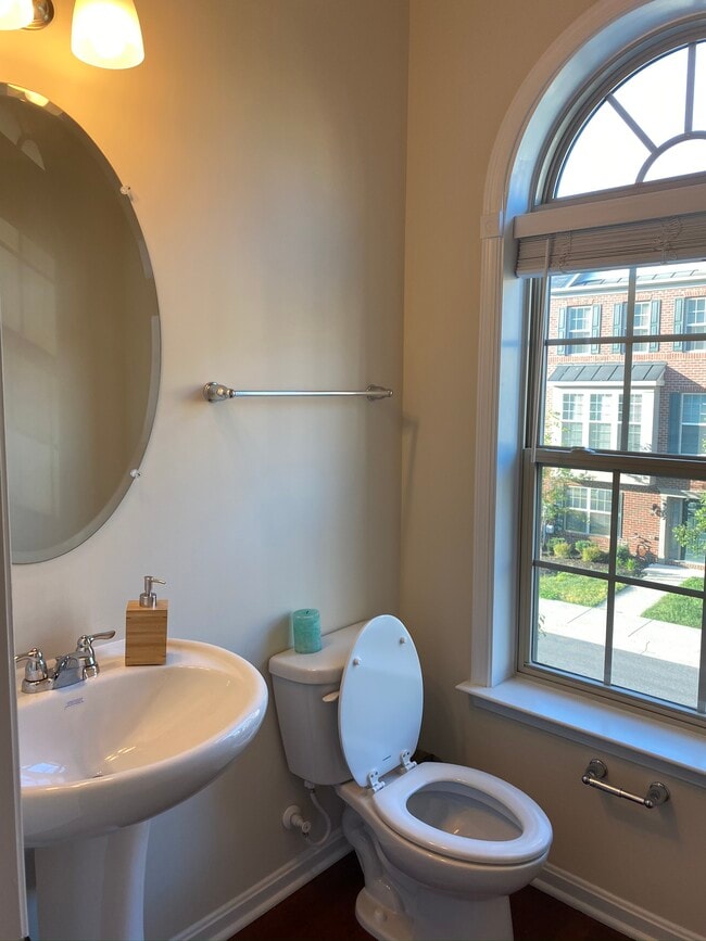 Building Photo - Smithview Place