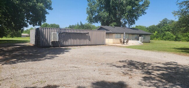 Foto del edificio - 15901 S Meridian Ave