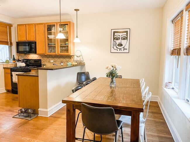 Foto del edificio - 227 N Oak Park Ave