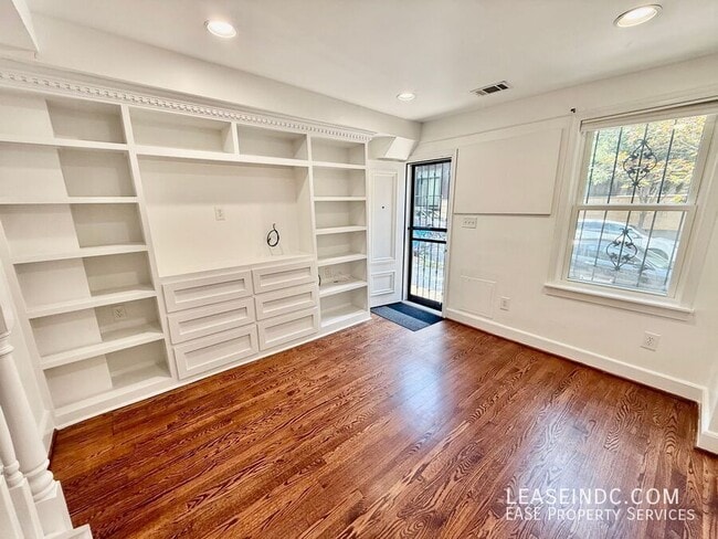 Building Photo - 2333 17th St NW