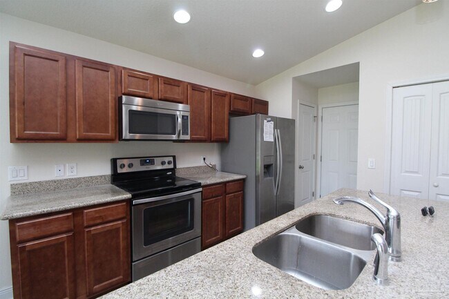 Foto del edificio - 718 Forgotten Creek Ln