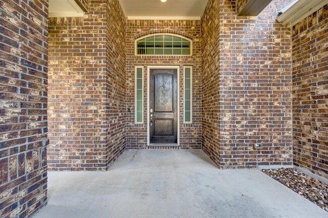 Building Photo - 845 Richardson Ln