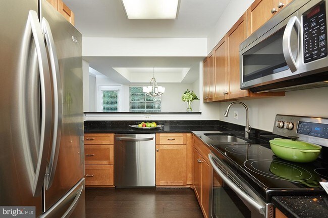Foto del edificio - 5700 Chapman Mill Dr