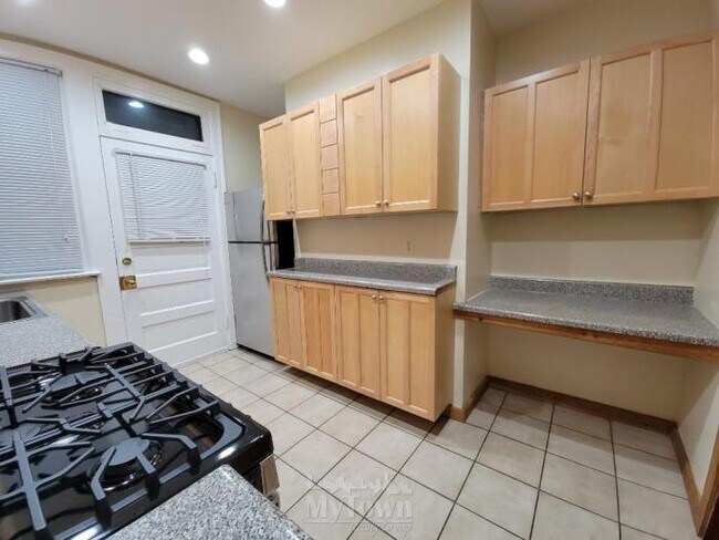 Foto del edificio - 2 bedroom in CHICAGO IL 60641