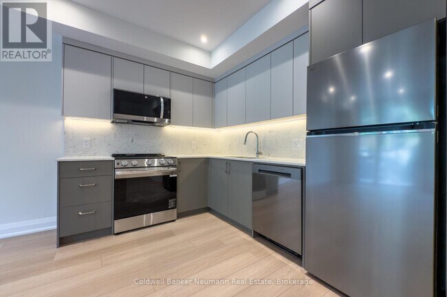 Photo du bâtiment - 14 Stevenson St N