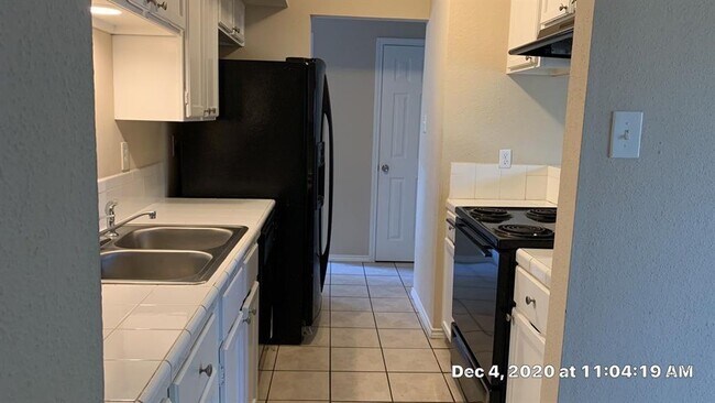 Building Photo - 4431 Terrace Manor Dr