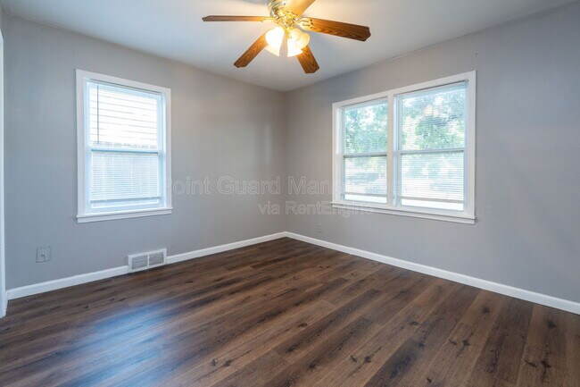Foto del edificio - 3810 E 16th St N