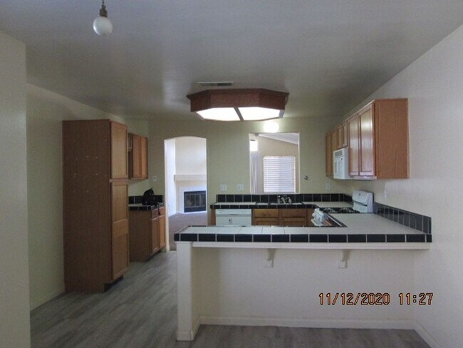 Foto del edificio - COMING SOON! Northwest House