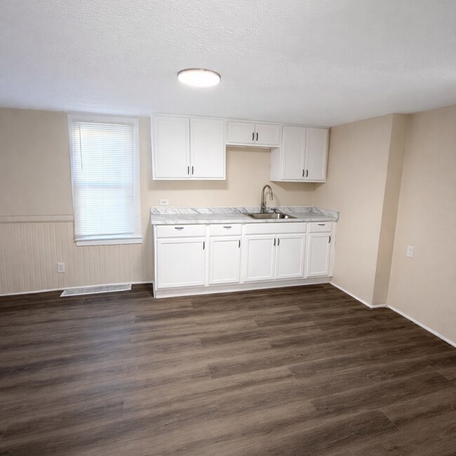 Foto del edificio - 8400 Medina Ave