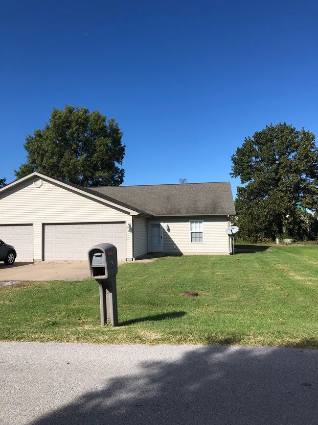 116 Lou Ann Dr Unit 1, Herrin, IL 62948 Apartment for Rent in Herrin, IL