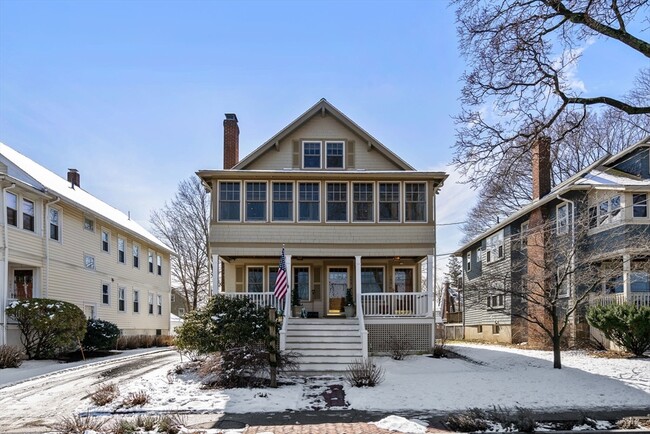 Foto del edificio - 101 Cushing Ave