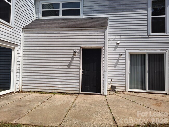 Foto del edificio - 7001 Stonington Ln