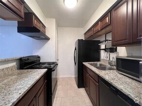 Building Photo - 8110 Skillman St