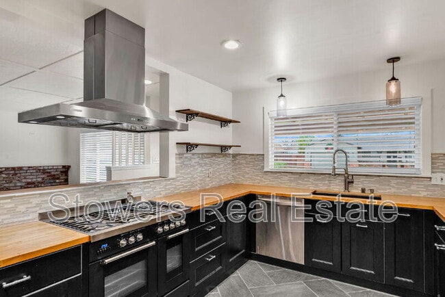 Building Photo - 3928 Dartmouth Way