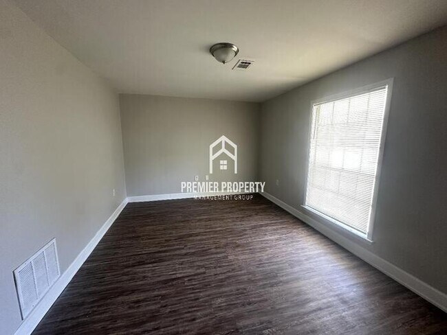 Building Photo - 5252 Rolling Meadows Dr