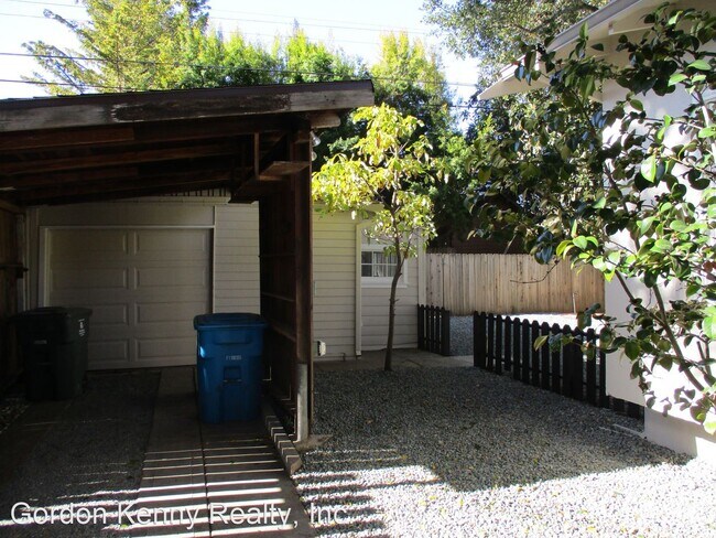 Building Photo - 3 br, 1 bath House - 1049 El Camino Real