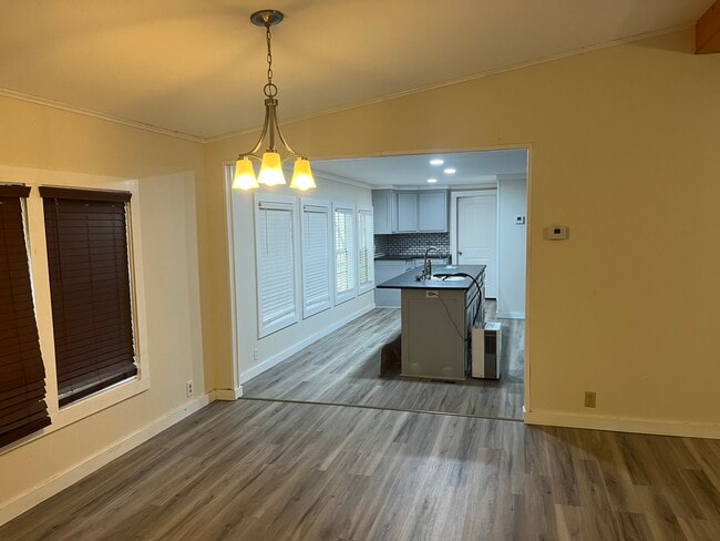 Dining room - 9810 FM 161