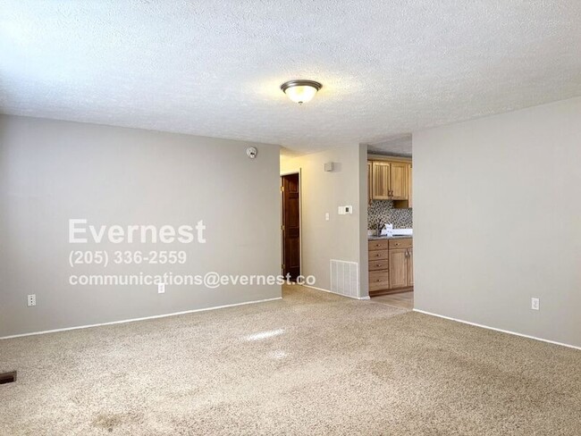 Building Photo - 2068 Robin Hood Dr