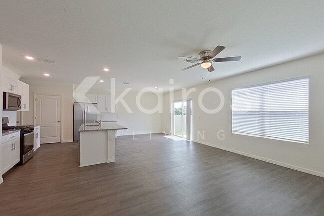 Foto del edificio - 32208 Edson Ave