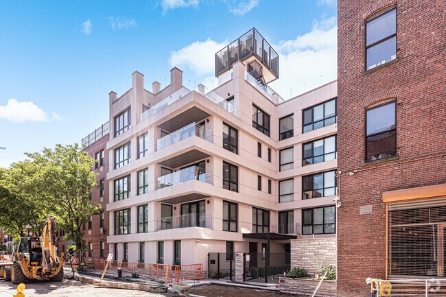Building Photo - 250 Water St