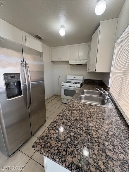 Foto del edificio - 3123 Chadford Pl