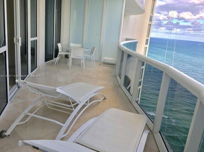 Foto del edificio - 16001 Collins Ave