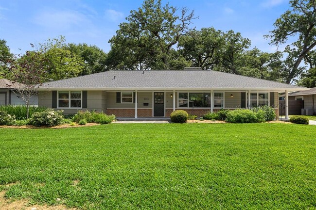 Building Photo - 4015 Ascot Ln