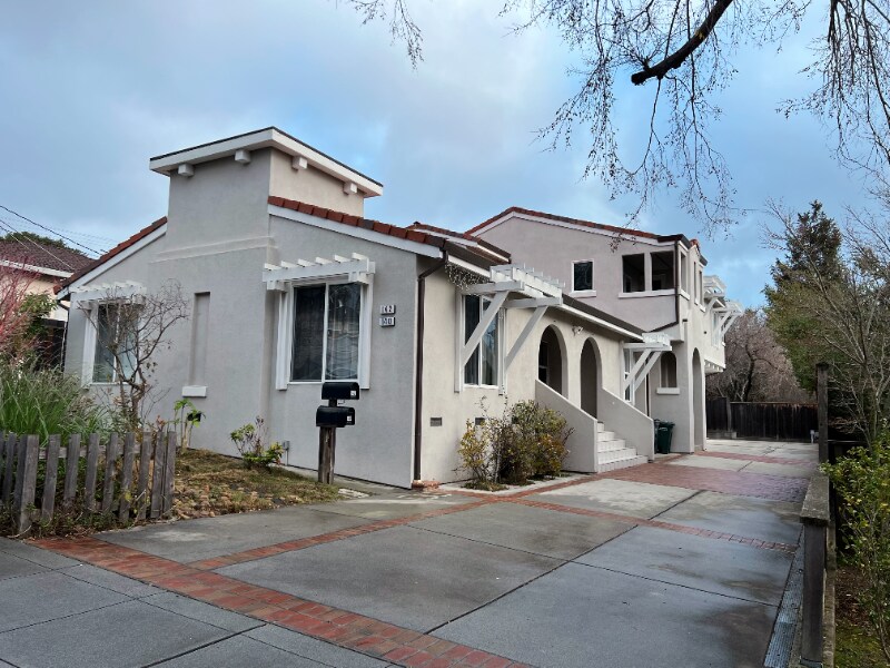 Primary Photo - 140 Laurel Ave
