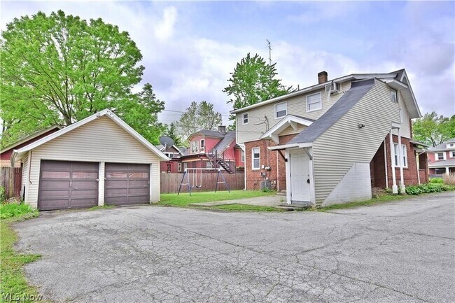 Foto del edificio - 171 Woodbine Ave SE