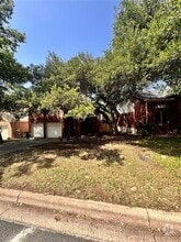 Building Photo - 6617 Debcoe Dr