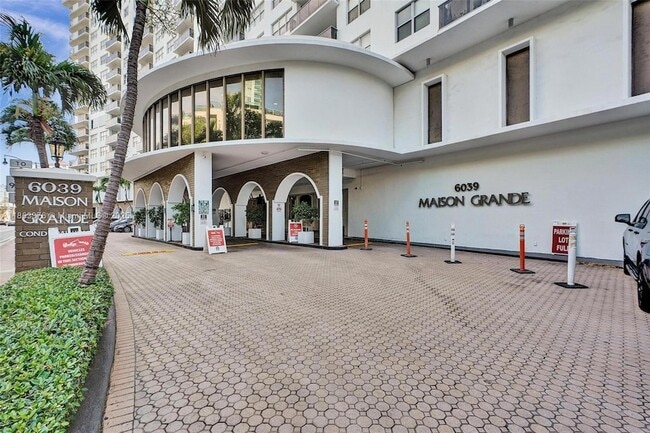 Building Photo - 6039 Collins Ave