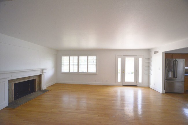 Building Photo - 4 br, 2 bath House - 1102 Grandview Ave