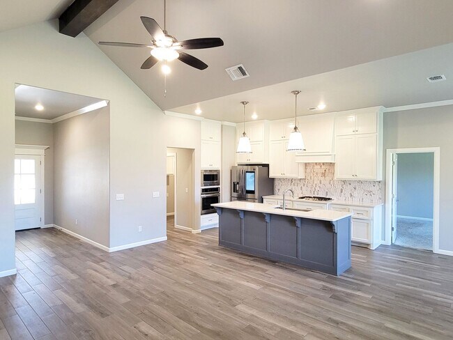 Foto del edificio - 648 Red River Dr