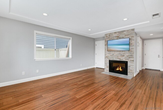 Building Photo - 418 Summer View Cir