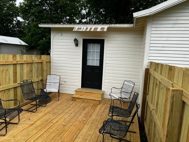 Building Photo - One Bedroom, One Bathroom, House with yard...