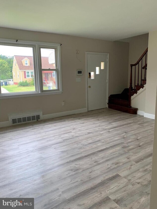 Foto principal - 121 Onondaga Dr
