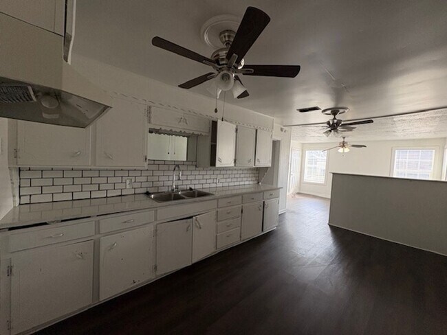 Foto del edificio - 3210 S 5th St