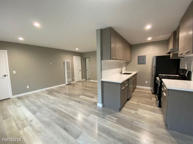 Building Photo - 254 Normandie Ave