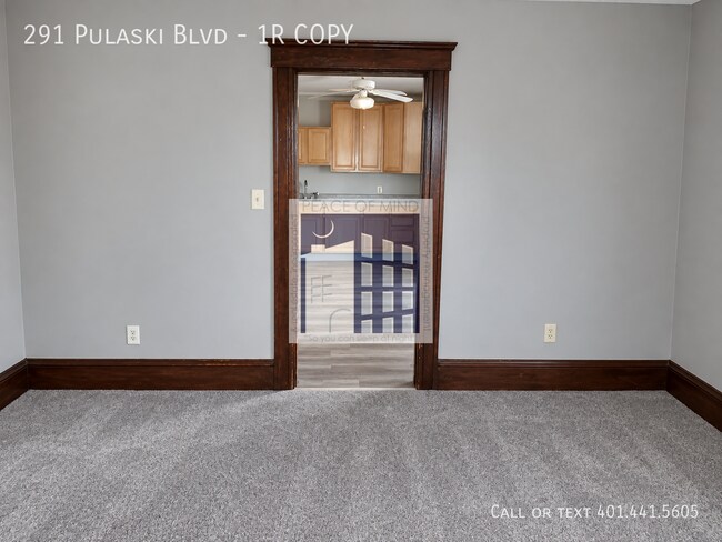 Foto del edificio - 291 Pulaski Blvd