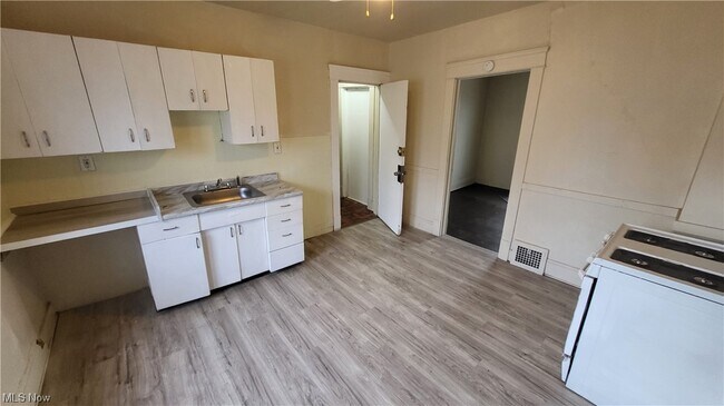Building Photo - 12614 Forest Ave