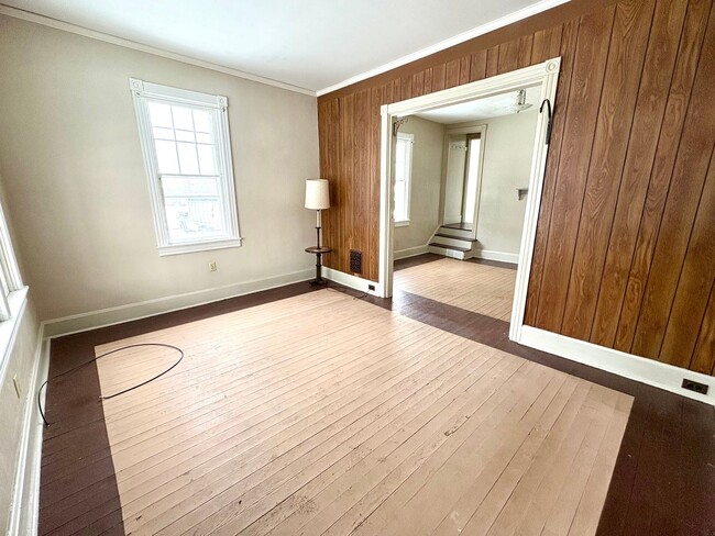 Building Photo - 3 Bedroom 1.5 Bathroom in Elizabethtown!