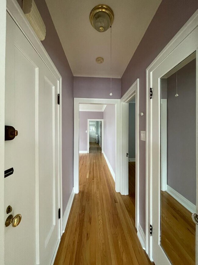 Foto del edificio - 1248 Maple Ave