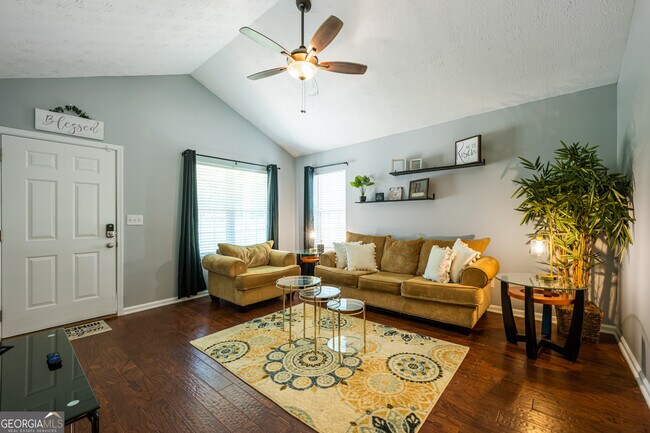 Foto del edificio - 18 Larkspur Ln SE